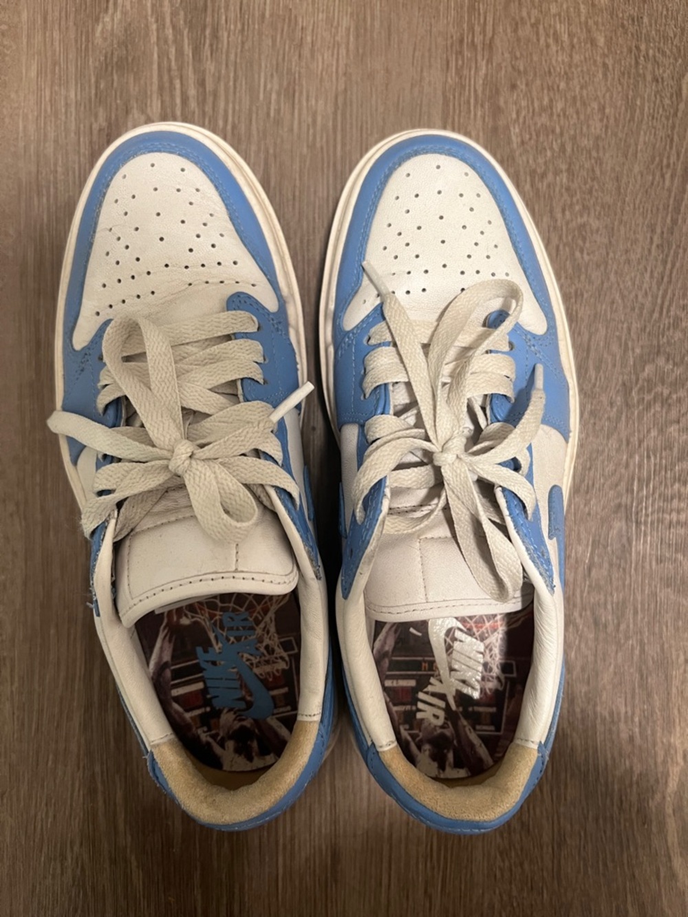 Nike Women's Low-Top Sneakers in White and Light Blue